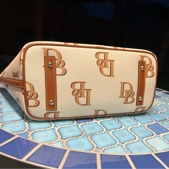 NWT Dooney & Bourke Monogram Tote - Picture 6 of 10